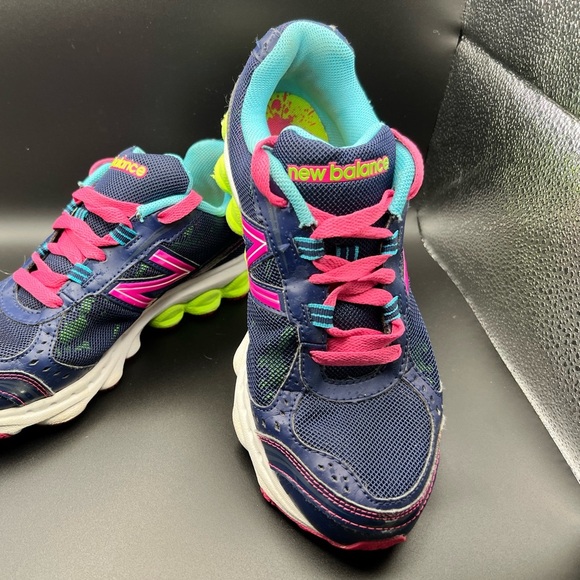 New Balance Navy and Pink Athletic Shoes - Picture 6 of 6
